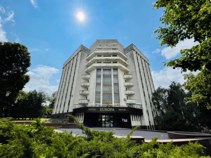 Продаж - центр - під Житловий комплекс - будівля з ділянкою Кропивницкий