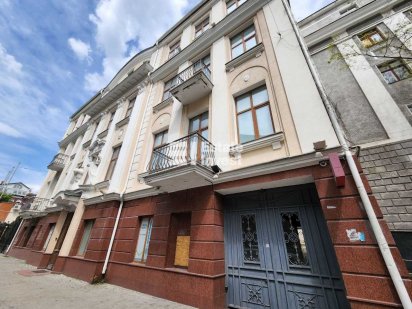 Продам ОСЗ в самом центре города по адресу: ул. Ярослава Мудрого, 23. Харьков