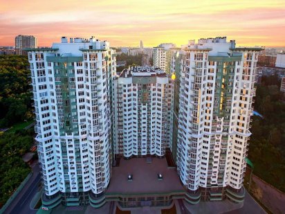 Продам комерційне приміщення в закритому ЖК Смарагдовий. 360 м2 Київ