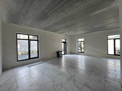 Приміщення на 1-му поверсі на площі Старий Ринок Коломия