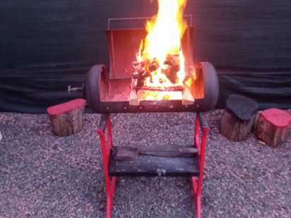 Сдаю домик. в черте города , мангал ,  БАНЬКА тихо спокойно. Николаев