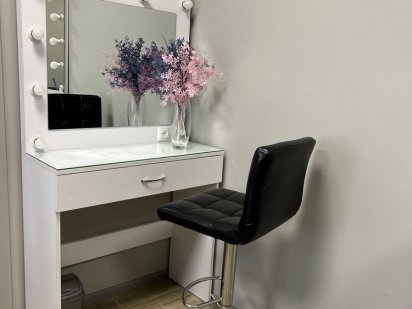 Здається місце для бровіста, вісажиста Черкаси