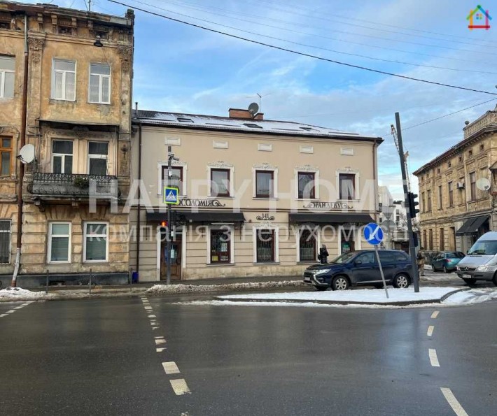 Оренда фасадної дудівлі 259 м2, 3 поверхи, вул. Б.Хмельницького, 141 - фото 1