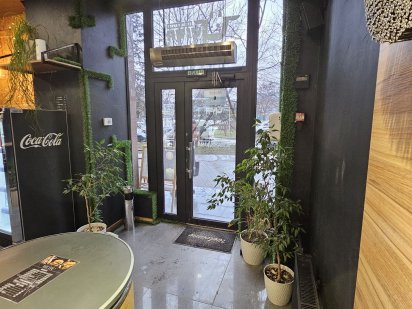 Помещение около 100 м/кв В Супер месте!