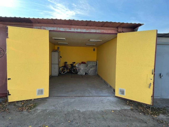 Охраняемый кирпичный гараж 22.5м2 с электричеством и подвалом Оболонь - фото 1