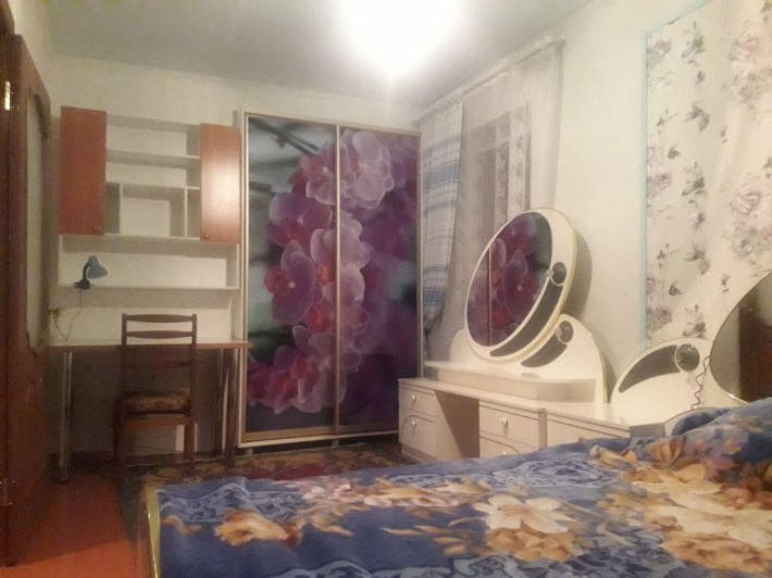 Продам трикімнатну квартиру в центрі Мирнограда - фото 1