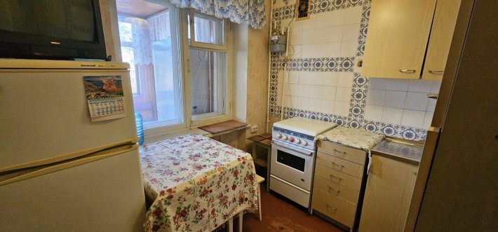 Срочно продам двухкомнатную квартиру  в городе Черноморск - фото 1