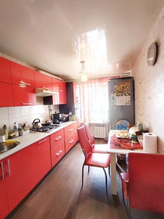 Продам 3-х комнатную квартиру в Новомосковске, район ЗАГС - фото 1