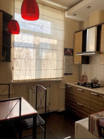 Продам 2-кімнатну сучасну квартиру в центрі Новомосковська - фото 1