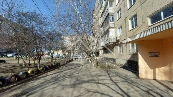 Продаж 3к квартири по вул.В.Великого (зуп.Космонавтів) - фото 1