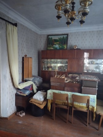 Продам Срочно 3х комнатную сталинку - фото 1