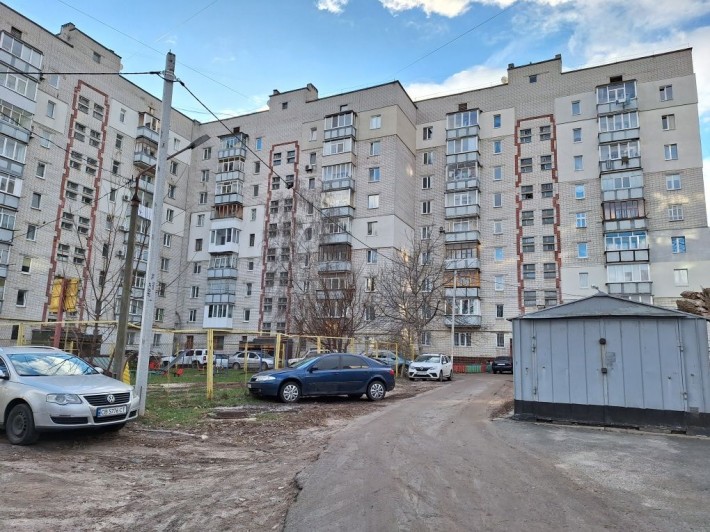Продам 3-кімнатну квартиру по вул. Героїв Чорнобиля - фото 1