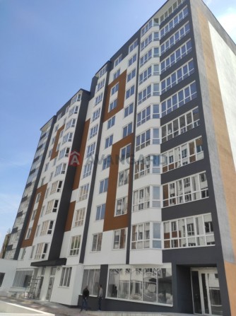 Продаж 3-кімнатної квартири в новобудові в центрі міста. - фото 1