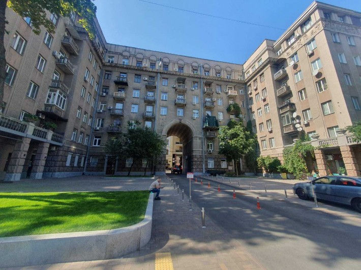 Продажа квартиры на Пирогова 6а, 188 м, Центр - фото 1