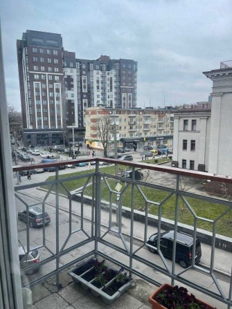 Продам двокімнатну сталінку в центрі міста Рівне - фото 1
