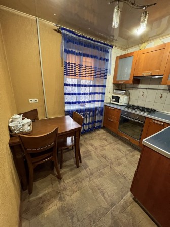 Продам 3 комнатную квартиру , метро Защитников Украины - фото 1