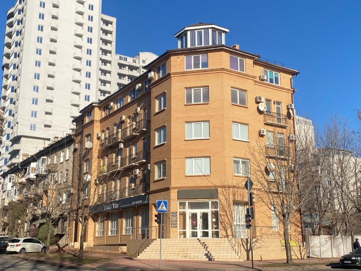 Четырехкомнатная квартира  в старом центре Николаева - фото 1