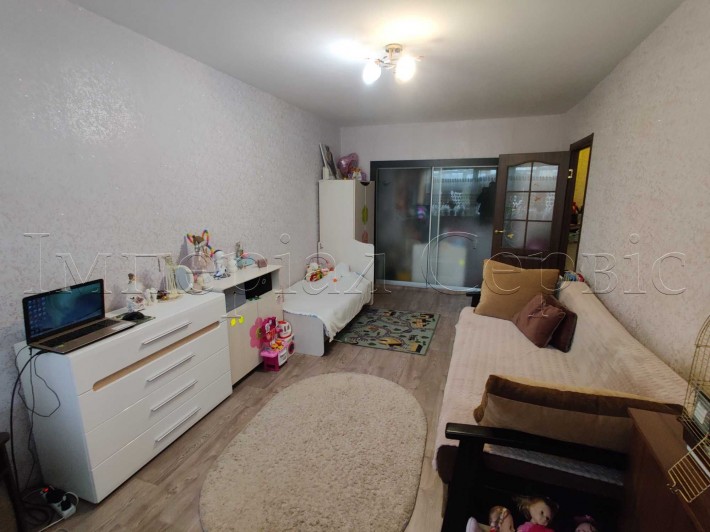 Продам 1 комнатную в экологически чистом районе по ул. Новокузнецкая - фото 1