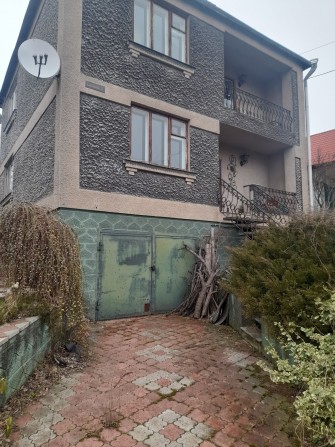 Продам будинок у центрі міста 148м2 - фото 1