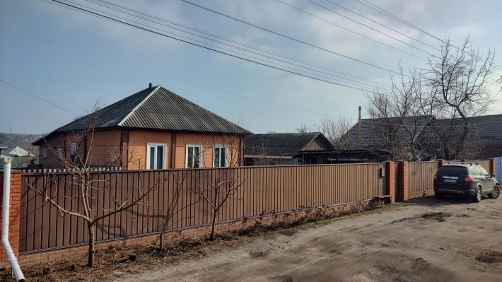 Продам будинок по вул. Лугова (початок вулиці) - фото 1