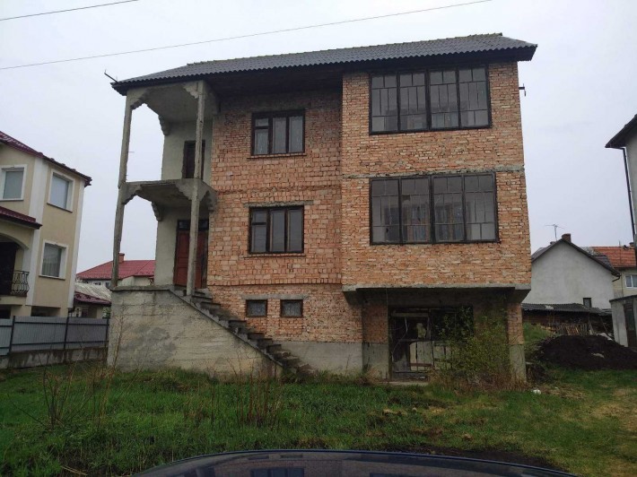 Продам незавершений цегляний будинок в Дрогобичі - фото 1