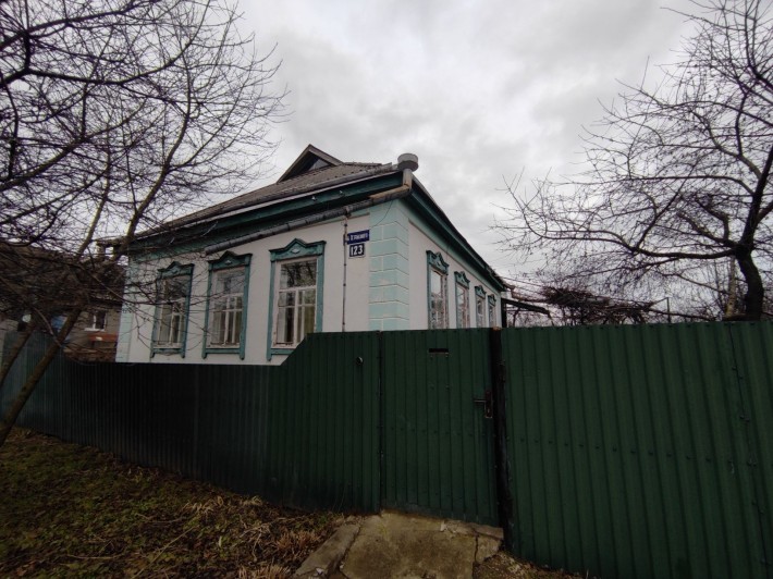 Продам дом в центре Краснограда - фото 1