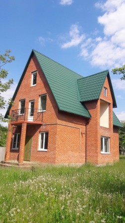 Продам дом г. Люботин газоблок кирпич новый с комуник. Уч 14 сот. - фото 1