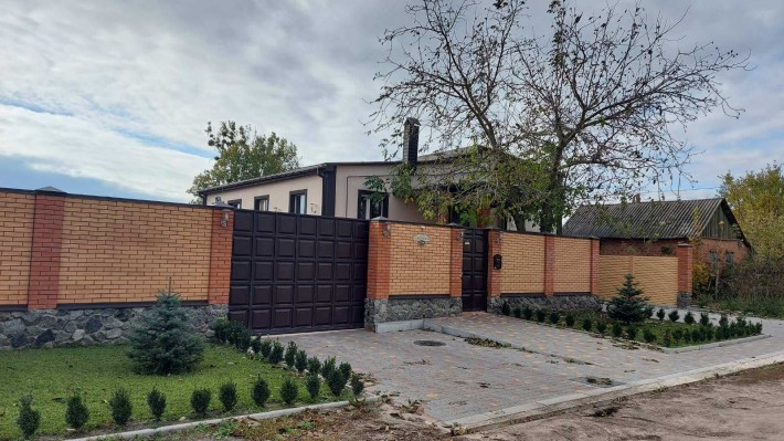 Продам  2х этажный дом на берегу реки Северского Донца в г. Чугуев - фото 1