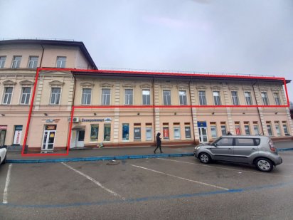 Приміщення на 2 поверсі з окремим входом з червоної лінії. Навпроти Озерки, був Секонд Хенд. Днепр