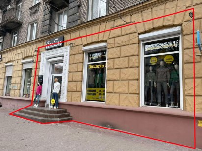 Здам магазин на Яворницького буд 104, червона лінія, Окремий вхід, величезне вітринне вікно Днепр
