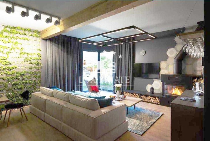 Продажа дома 245м²   с дизайнерским ремонтом КГ "Конык" - фото 1