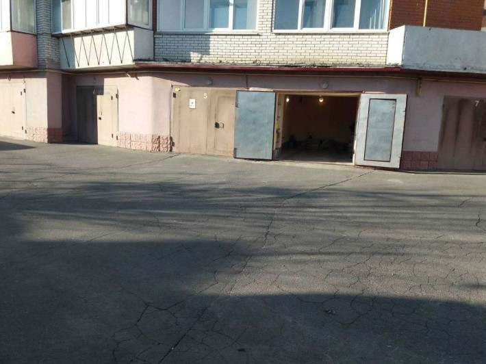 Продається гараж в домі за адресою м. Тернопіль, вул. С. Будного 20А - фото 1