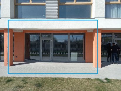 Продам приміщення на червоній лініії Новобудови. Вікна і вхід на червону лінію, власна подача води Дніпро