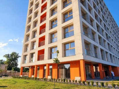 Продам приміщення на червоній лініії Новобудови. Вікна і вхід на червону лінію, власна подача води Днепр