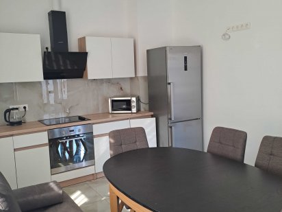 Подобово. Затишний будинок у центрі вільний з 03.08 Берегове