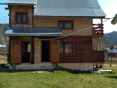 Здається будинок в Карпатах, Яремче Яремче