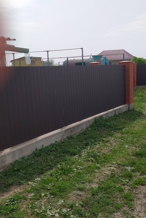 Светлое, р-н Старых дач, новый кооператив, участок 10 с. с домиком, подсобками. Гос/Акт. - фото 1