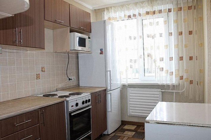 4-х комнатная квартира в Южном, ул.Приморская на долгосрок, от месяца - фото 1