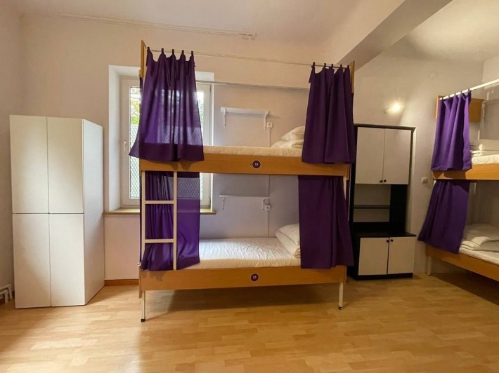 Сдам подселение в комнату Общежитие Киев Метро Житомирская VIP Хостел - фото 1
