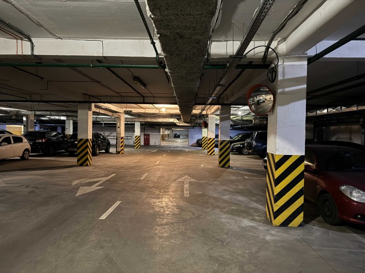 Подобово підземний паркінг на Шулявці, 5 хвилин пішки до метро - фото 1