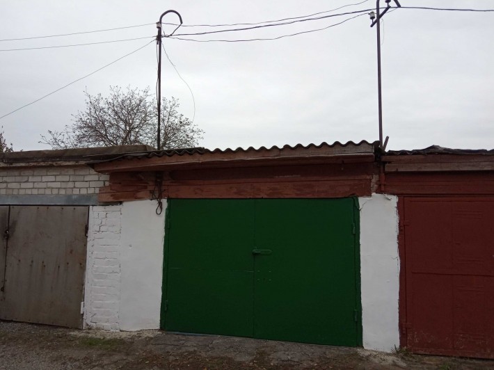 Продам гараж с документами в г.Красноград, 1 квартал от рынка - фото 1