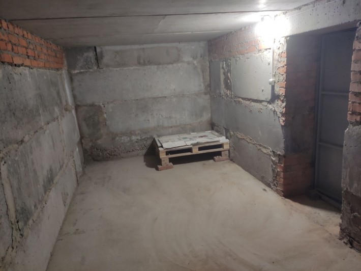 Комора кладовка підвальне приміщення на старому місті - фото 1