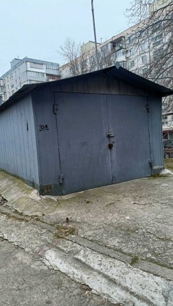 Продам капитальный гараж, Космический район, ул. Комарова - фото 1