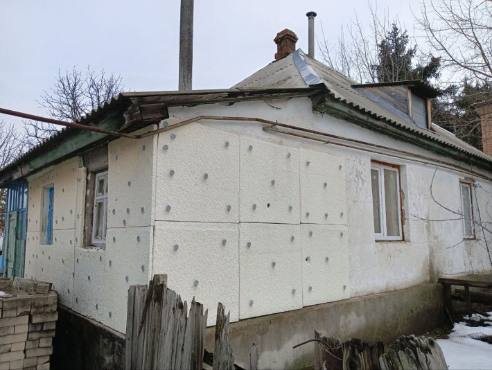 Продам дом в центре Станицы Луганской - фото 1