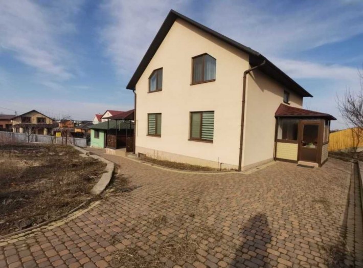 Продається двоповерховий будинок з власним подвір'ям у місті Вінниця - фото 1