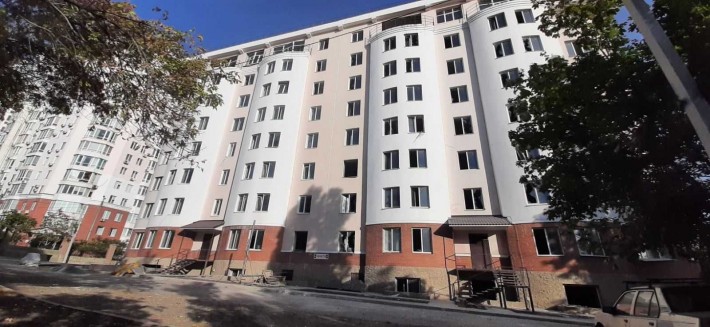 Продається простора 3-кімнатна квартира у Чорноморську площею 144 м2 - фото 1
