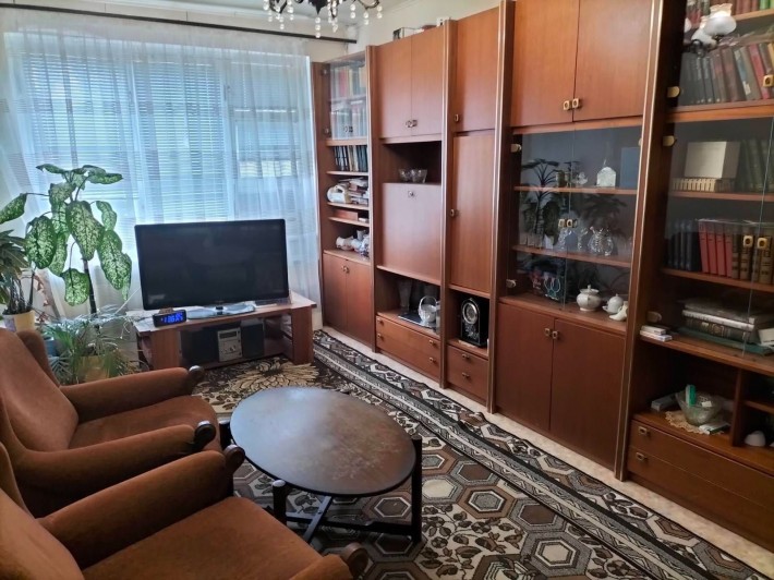 Продам 3-х комнатную квартиру по улице Краснодонской город Никополь. - фото 1