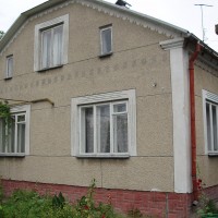 Двоповерховий цегляний будинок в центрі с.Корчин Шептицький