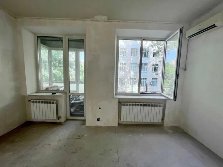 Продам 2-комн квартиру в районе Дзержинского ул. - фото 1