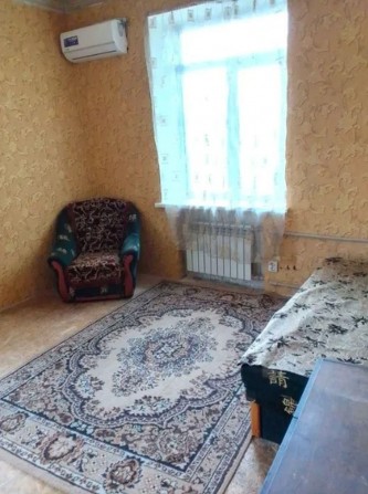 Продам 2-комн квартиру в районе Петровского просп. - фото 1